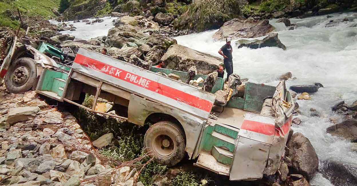 Rescue work underway after a bus carrying 39 personnel skidded off a road down to the riverbed, near Chandanwari, in Anantnag district of J & K, Tuesday, Aug 16, 2022. PHOTO: PTI